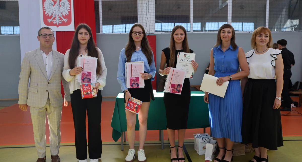 Edukacja, Szkolny zamknięty także CKZiU Złotowie - zdjęcie, fotografia
