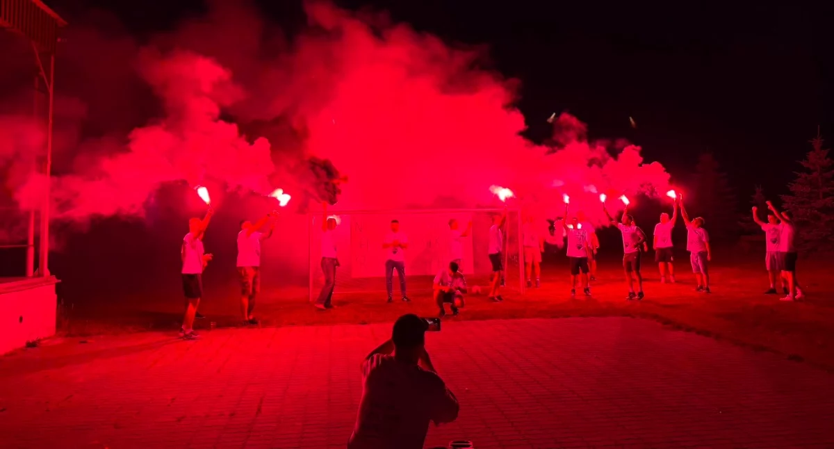 Piłka nożna, Naprzód świętował awans Mistrzowie Klasy gotowi wyzwanie - zdjęcie, fotografia
