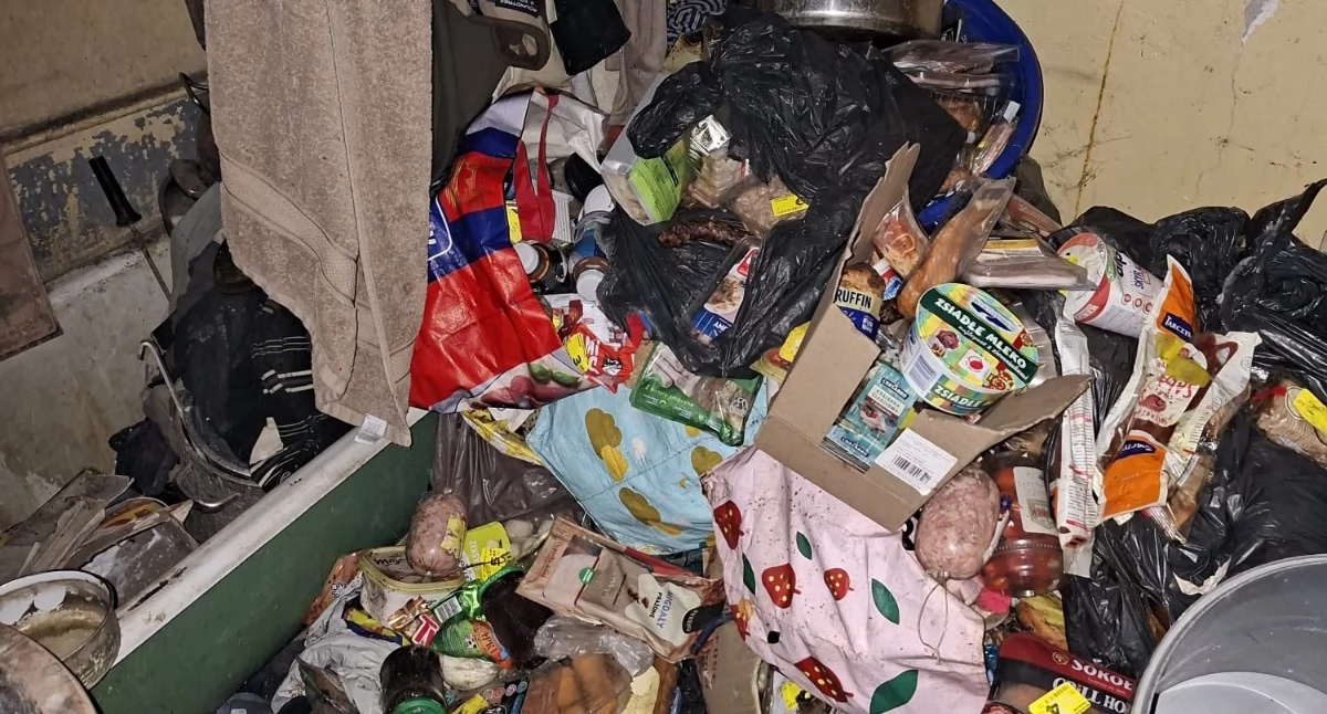 Interwencje czytelników, Wrócili mieszkania odpadami Sąsiedzi przerażeni - zdjęcie, fotografia