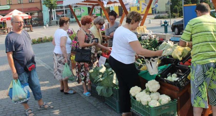 Radni mają na temat zielonego ryneczku odmienne zdania, ale większość uznała, że handel może się tutaj odbywać przez niemal cały tydzień (zdjęcie: archiwum)