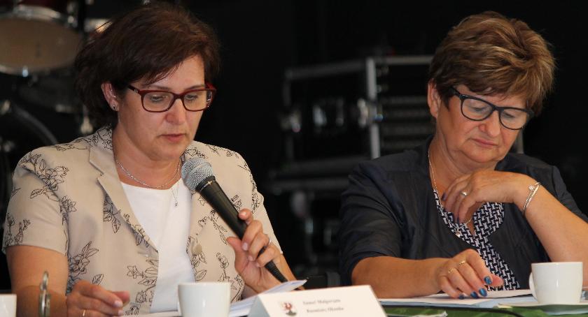 Małgorzata Sameć proponowała, by pomyśleć o inwestorach, którzy mogą pojawić się w gminie. Radny Duszara zaś pytał dlaczego mówimy o tym tak późno (zdjęcie: archiwum)