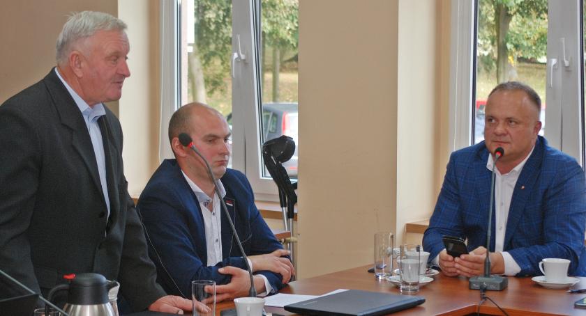 Do starosty pilskiego Eligiusza Komarowskiego kierowano pytania związane głównie z infrastrukturą powiatowych dróg i chodników