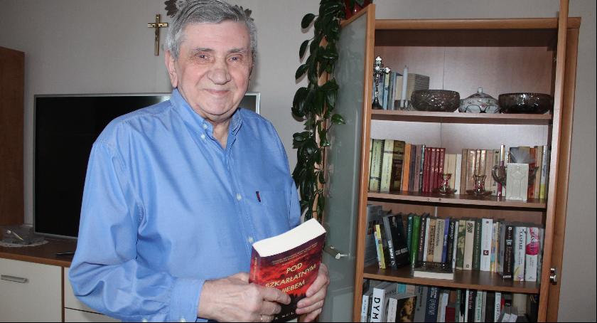 Pan Stefan bardzo interesuje się nowinkami technicznymi, jest pod wrażeniem filmu Avatar, choć sam nie ma nawet komputera