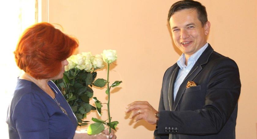Piotr Kurzyna ma zmysł medialny - niczym rasowy polityk zawsze wyczuje, z której strony robią zdjęcie...