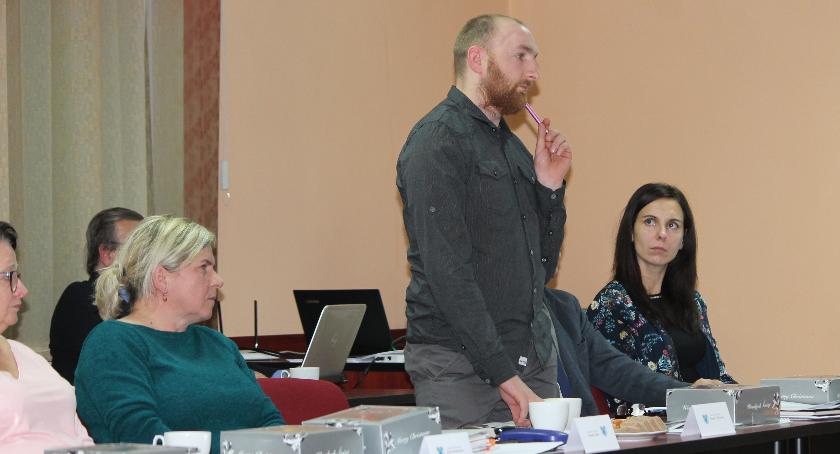 Radni mieli pytania i uwagi dotyczące budżetu na 2019 rok. Dariusz Miszczak dopytywał np. o oświetlanie Jastrowia - o tym przeczytają Państwo w jednym z kolejnych wydań AL