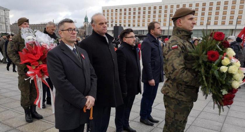 Pod tym zdjęciem umieszczonym na portalu społecznościowym internauta dokonał swojego wpisu