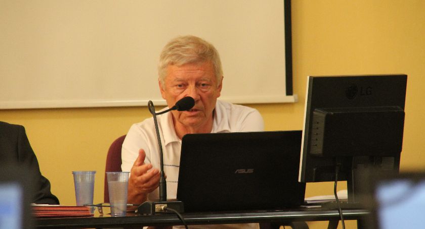 S. Wełniak stwierdził, że sprawa odbiła się dużym echem w środowisku szkoły. – Muszę powiedzieć, że to jest dość krytycznie oceniane przez wielu ludzi, w tym również radę pedagogiczną