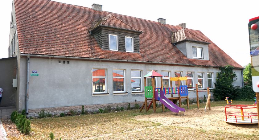 Jeszcze kilkanaście lat temu w tym budynku była szkoła i przedszkole