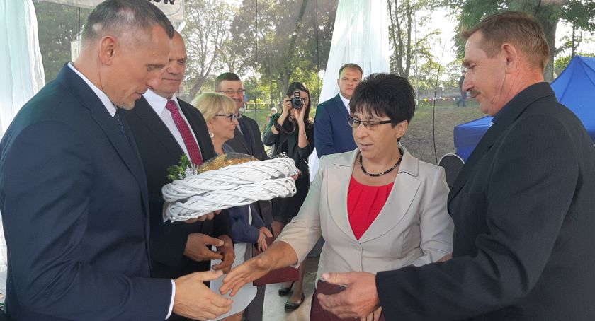 Gospodarzami dożynek byli wójt Piotr Lach i starosta Ryszard Goławski
