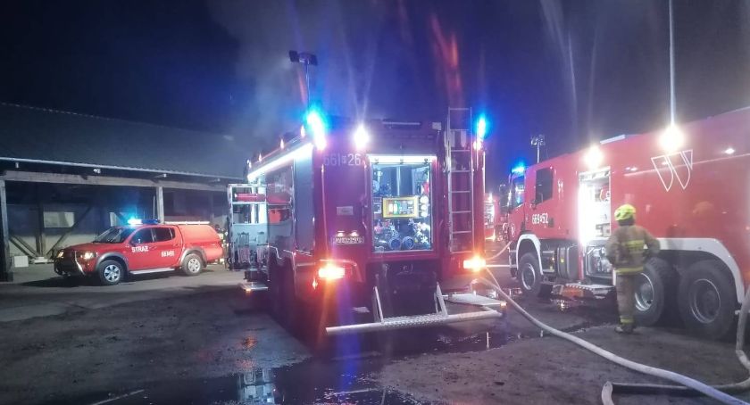 Strażacy walczyli z pożarem przez kilka godzin