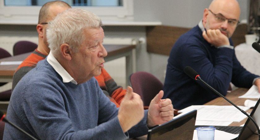 W świetle zamieszania z ostatnich miesięcy Stanisław Wełniak zawnioskował, aby rozmowy między burmistrzem Pulitem, a wójtem Lachem w sprawie granic były protokołowane