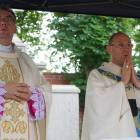 Ks. Prymas poświęcił relikwie. Następnie przewodniczył mszy św.