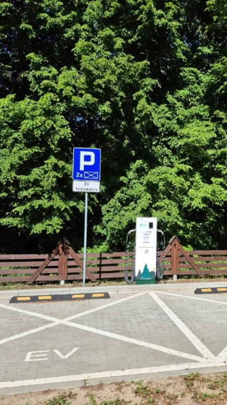 Nadleśnictwo Lipka uruchomiło stację ładowania samochodów elektrycznych