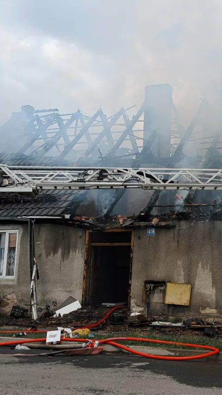[WIDEO] Pożar domu. Osiem osób nie może wrócić do mieszkań