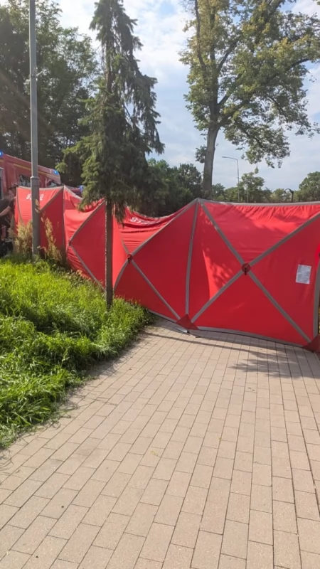 [AKTUALIZACJA]Dramatyczne chwile na Kaczym Dołku. Świadkowie rozpoczęli walkę o życie mężczyzny