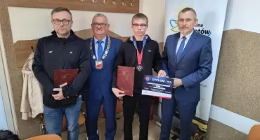 Filip Zdolski i Gabriel Szpunar uhonorowani na sesji Rady Gminy Złotów 
