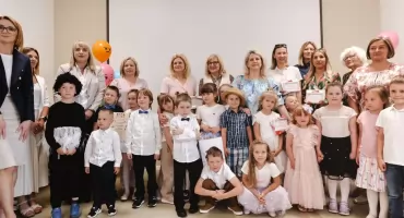 Mali recytatorzy wystąpili w bibliotece.  „Tuwimki 2026” w Złotowie