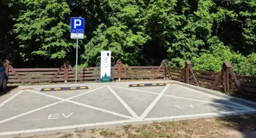 Nadleśnictwo Lipka uruchomiło stację ładowania samochodów elektrycznych