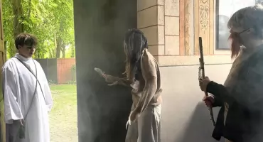 Na scenie zamiast przed ekranem 