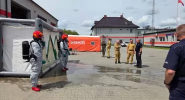 Wspólne ćwiczenia strażaków, policji i wojska w Złotowie