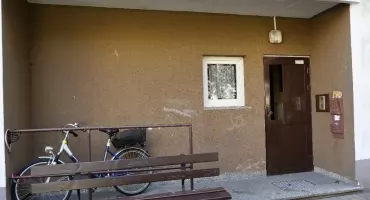 Wybita szyba, ślady krwi i 71 zgłoszeń. Policja podsumowała weekend