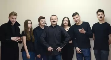 Wojciech Jarka – wuefista, który gra ludziom na emocjach